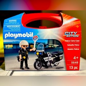 Playmobil police carry case 13 pc